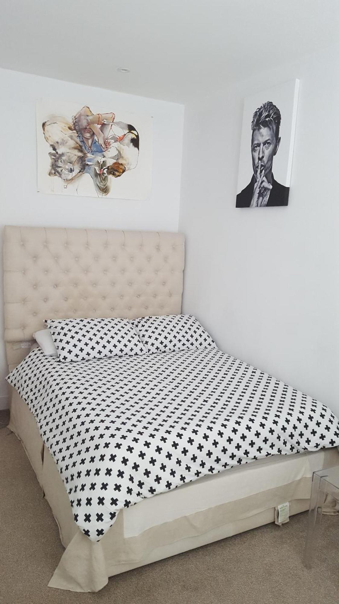 Family Home With Easy Commute To London! Кройдон Екстер'єр фото